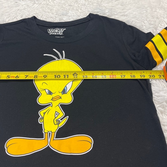 Warner Bros. LOONEY TUNE Black and Yellow Tweety Short Sleeve Tee WOMENS SIZE M - Picture 2 of 6